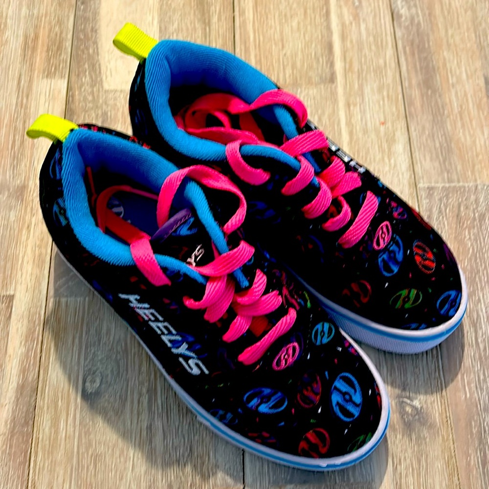 Girls Heelys Size 3